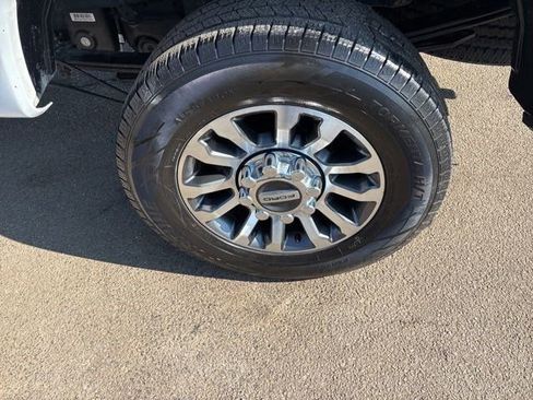 Used 2021 Ford F250 Lariat w/ Lariat Value Package AWD/4WD image 47