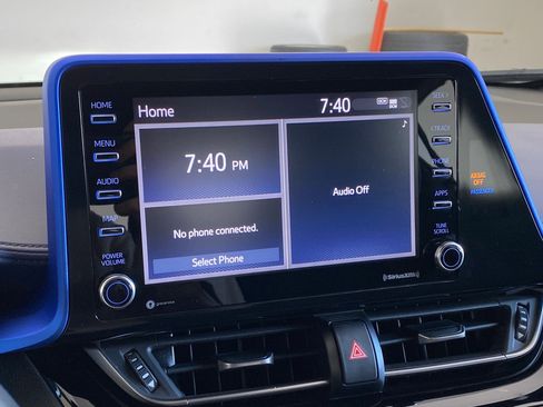 Used 2020 Toyota C-HR XLE image 27