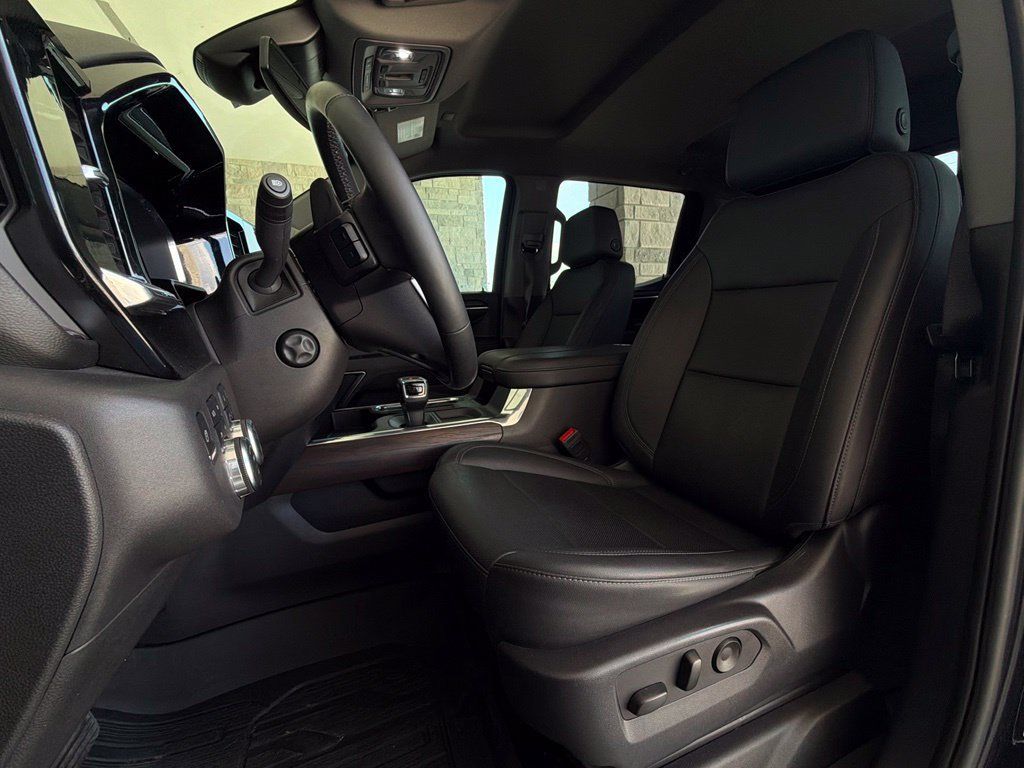 Used 2024 GMC Sierra 1500 SLT AWD/4WD image 6