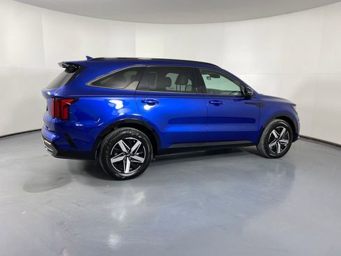 Used 2022 Kia Sorento EX w/ Panoramic Sunroof Package image 6