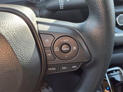 Used 2025 Toyota Corolla LE image 62