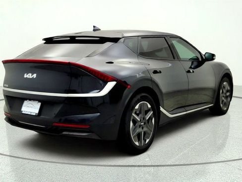 Used 2025 Kia EV6 Light RWD image 5