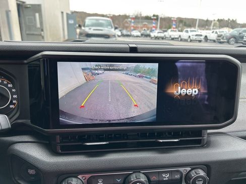 Used 2024 Jeep Wrangler Sport image 12