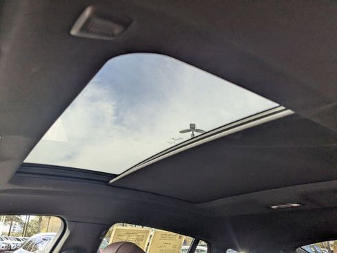 Used 2021 BMW X6 xDrive40i w/ Premium Package image 9