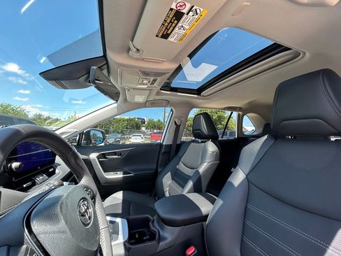 Used 2025 Toyota RAV4 Limited FWD image 12