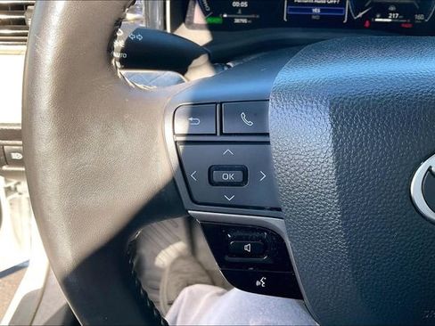 Used 2025 Toyota Camry XLE image 18