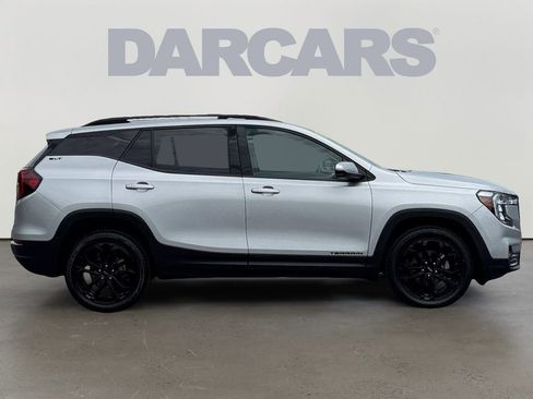 Used 2022 GMC Terrain SLT w/ Elevation Edition image 8