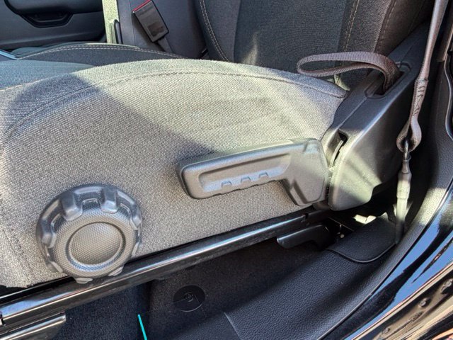 Used 2024 Jeep Wrangler Unlimited AWD/4WD image 26