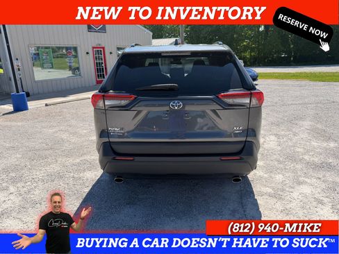 Used 2021 Toyota RAV4 XLE AWD/4WD image 6