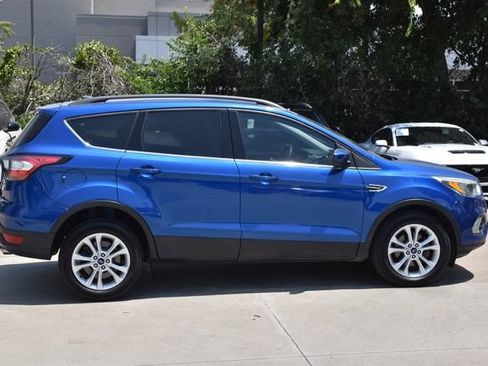 Used 2018 Ford Escape SE FWD image 6