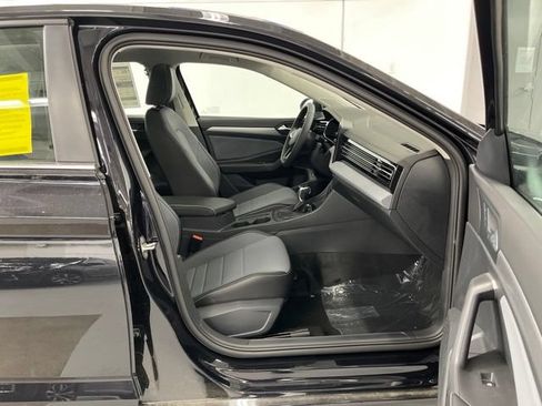 New 2026 Volkswagen Jetta SE FWD image 11