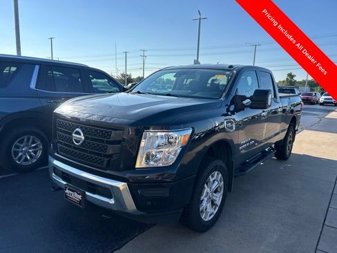 Used 2021 Nissan Titan SV w/ SV Convenience Package AWD/4WD image 12