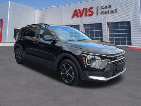 Used 2025 Kia Niro LX FWD image 3