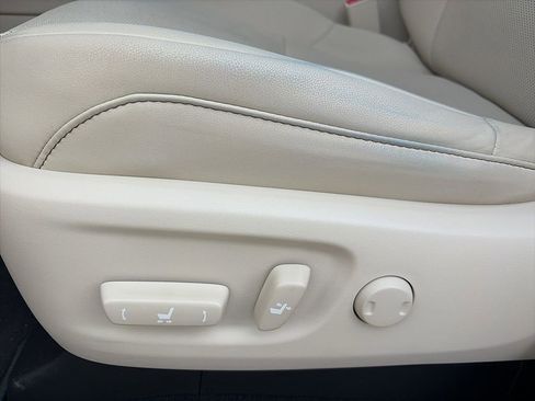 Used 2023 Lexus GX 460 Premium image 18