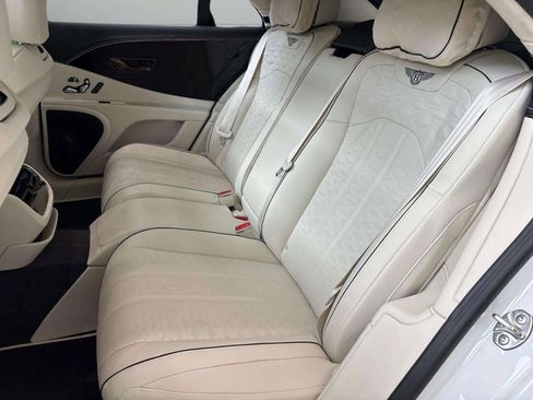 New 2025 Bentley Flying Spur Plug-In Hybrid image 16