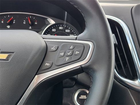 Used 2023 Chevrolet Equinox LT image 29