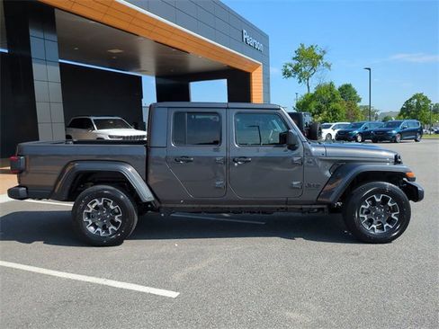 New 2025 Jeep Gladiator Sport w/ Premium Package image 3