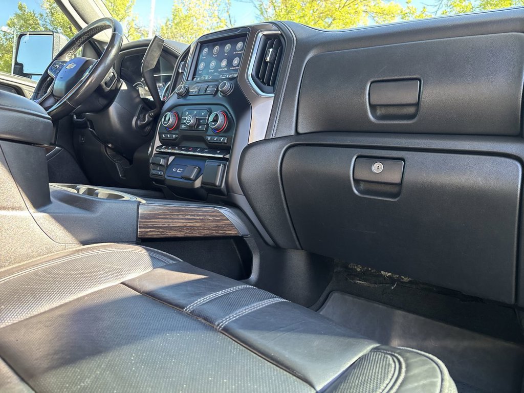 Used 2023 Chevrolet Silverado 3500 High Country AWD/4WD image 33