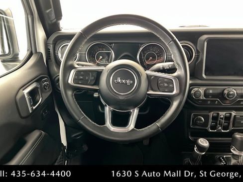 Used 2022 Jeep Gladiator Overland image 12