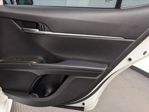 Used 2022 Toyota Camry SE w/ Audio Upgrade Package FWD image 19