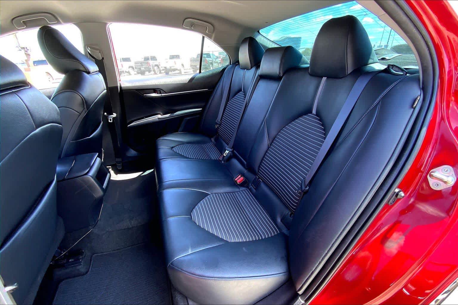 Used 2019 Toyota Camry SE w/ Convenience Package FWD image 20
