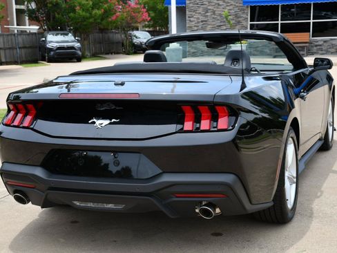 Used 2026 Ford Mustang Premium RWD image 7