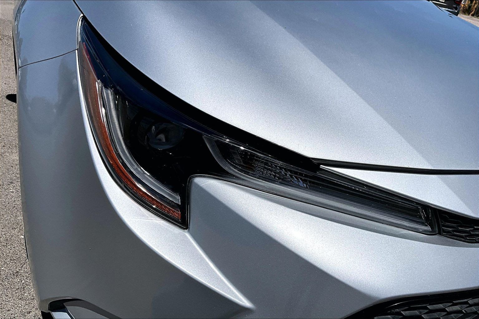 Used 2020 Toyota Corolla LE w/ Carpet Mat Package (TMS) FWD image 27