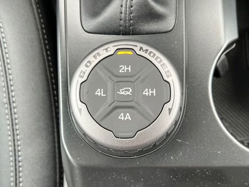 New 2025 Ford Bronco Badlands image 28