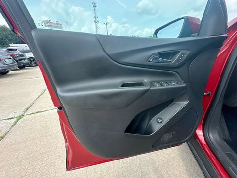 Used 2024 Chevrolet Equinox LT FWD image 25