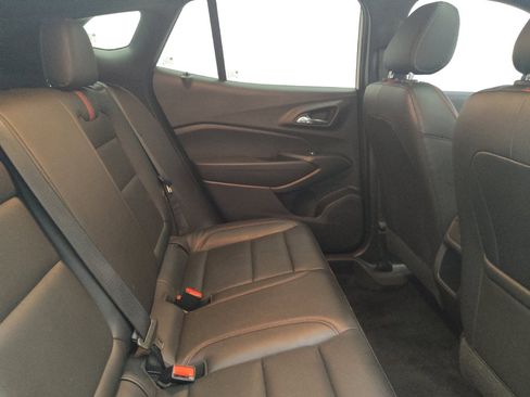 Used 2025 Chevrolet Trax RS w/ Sunroof Package FWD image 19