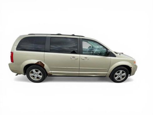 Used 2010 Dodge Grand Caravan Hero image 7