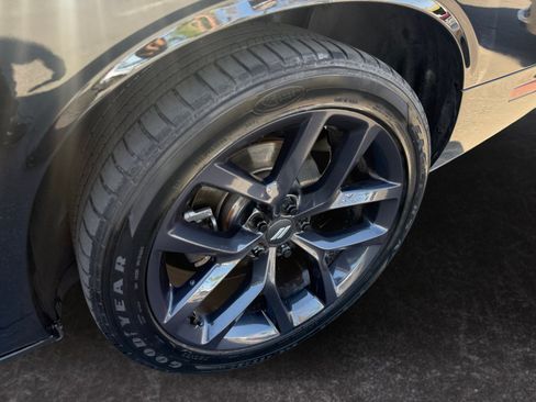Used 2014 Dodge Challenger R/T RWD image 14