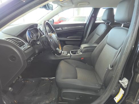 Used 2022 Chrysler 300 Touring w/ Sport Appearance Package RWD image 14