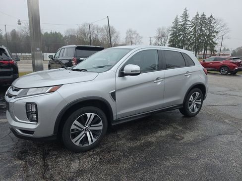 Used 2025 Mitsubishi Outlander Sport ES image 3