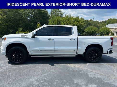 Used 2025 Chevrolet Silverado 1500 High Country AWD/4WD image 12