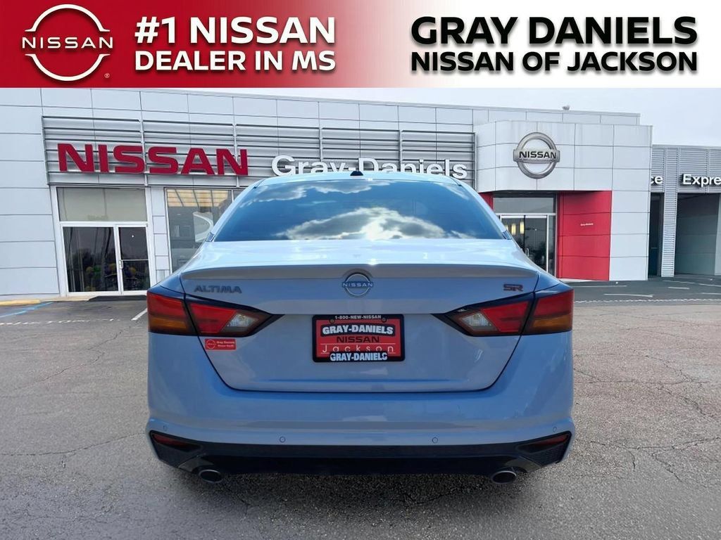 Certified 2026 Nissan Altima 2.5 SR w/ SR Premium Package FWD image 7