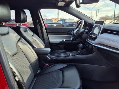 Certified 2024 Jeep Compass Latitude w/ Convenience Group image 16