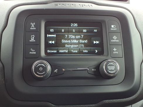 Used 2017 Jeep Renegade Latitude w/ Cold Weather Group AWD/4WD image 16