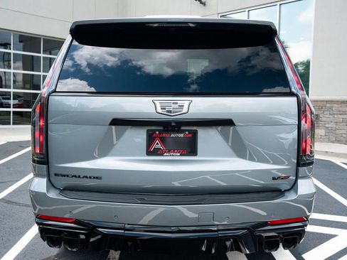 Used 2025 Cadillac Escalade V w/ LPO, ONYX Package AWD/4WD image 14