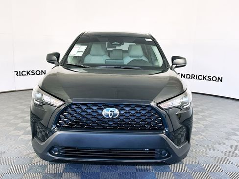 Used 2025 Toyota Corolla Cross L image 8