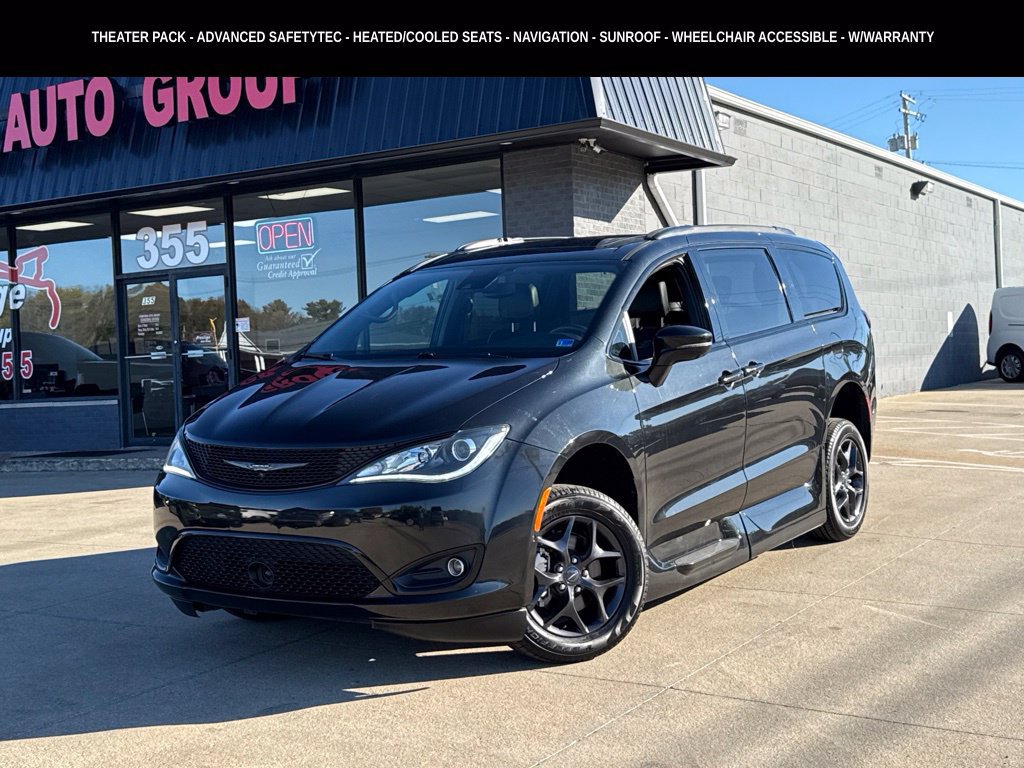 Used 2020 Chrysler Pacifica Limited w/ Advanced Safetytec Group FWD image 2