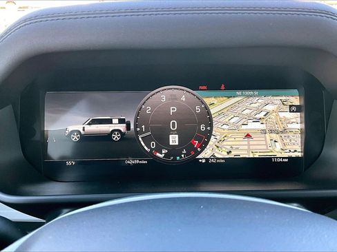 Used 2024 Land Rover Defender 110 S image 22