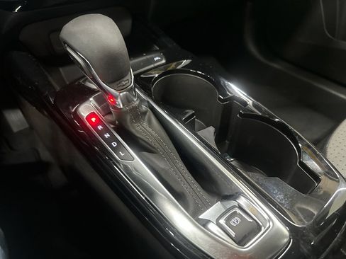 Certified 2025 Chevrolet Trax LT w/ LT Convenience Package image 35