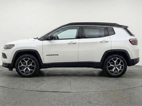 Used 2025 Jeep Compass Limited AWD/4WD image 5