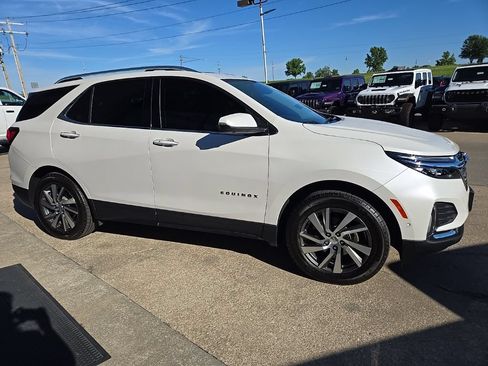 Used 2024 Chevrolet Equinox Premier AWD/4WD image 13