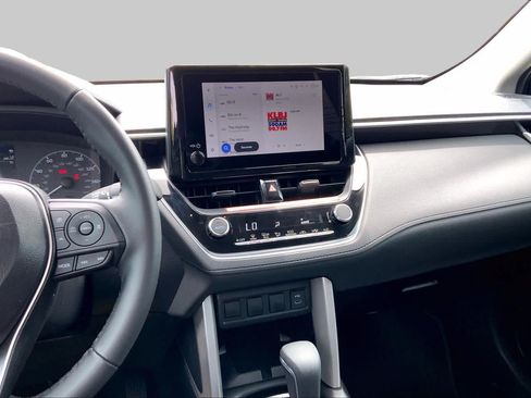 Used 2025 Toyota Corolla Cross LE FWD image 7