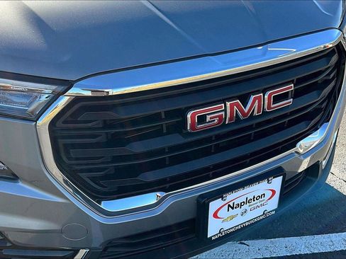 Used 2024 GMC Terrain SLE image 28