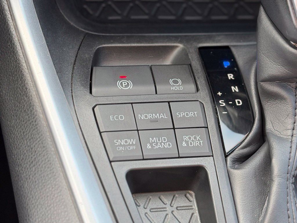 Used 2023 Toyota RAV4 XLE Premium AWD/4WD image 15