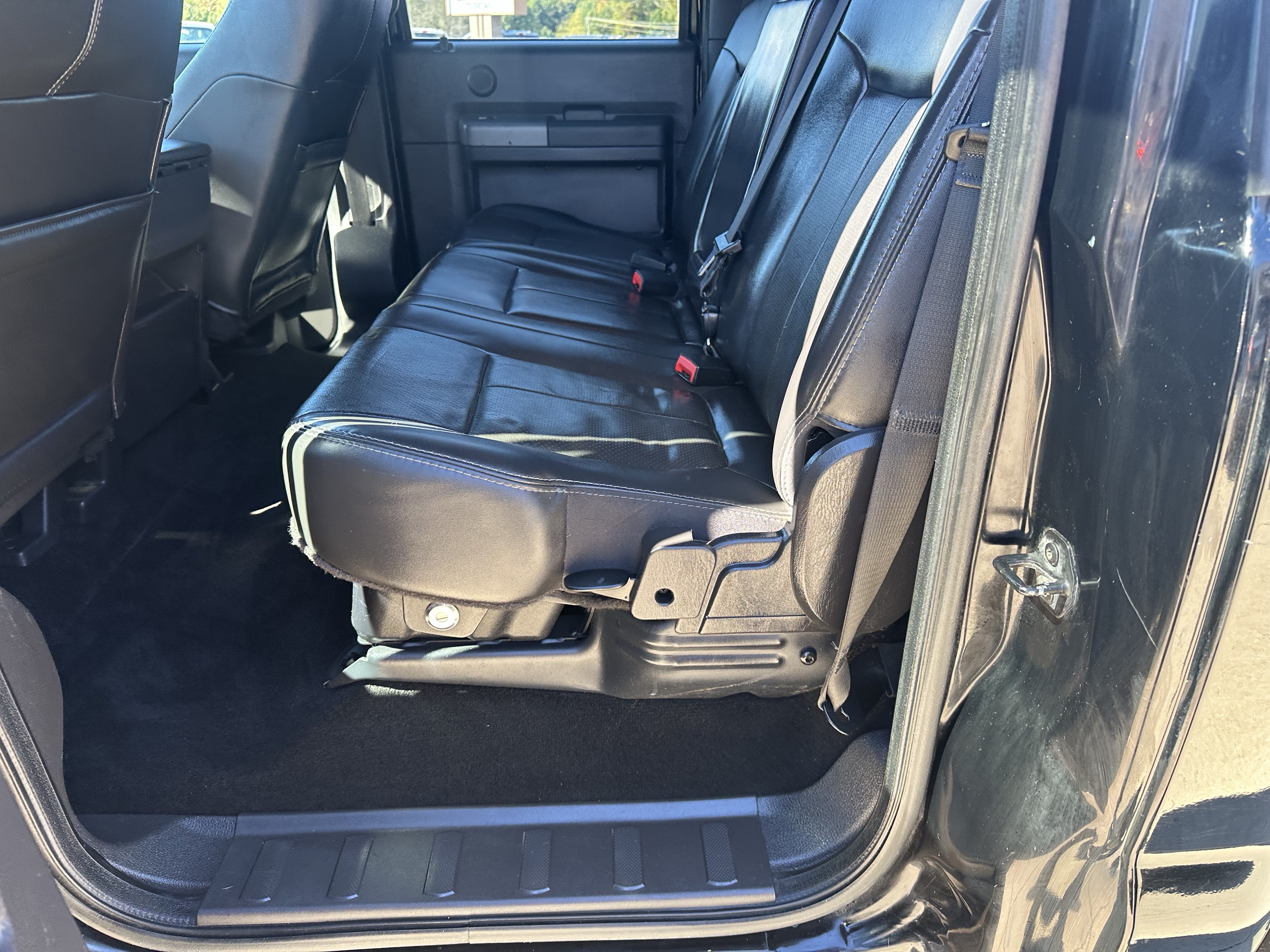 Used 2011 Ford F350 Lariat w/ Lariat Interior Pkg AWD/4WD image 6