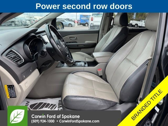 Used 2018 Kia Sedona LX w/ LX Essentials Premium Package FWD image 2